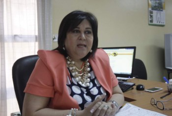 Photo of Selma Silva, from the La Prensa article talking about the complaints about the cost of graduation