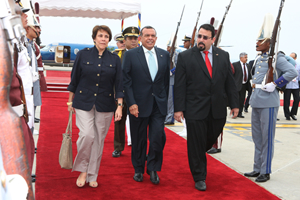 President Lobo Arrives in Venezuela