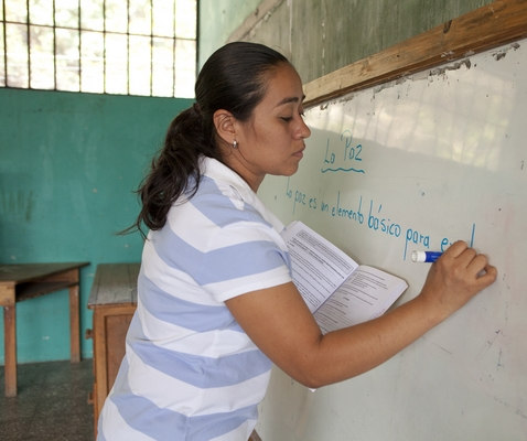 Honduran Teachers Undergo Evaluations
