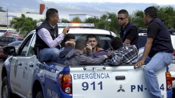 Honduras arrests five US-bound Syrians with stolen passports