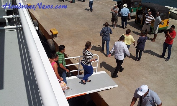 Utila Dream Ferry Maiden Voyage Arrival to Utila Honduras