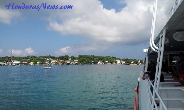 Utila Dream Ferry Maiden Voyage Arriving in Utila Honduras