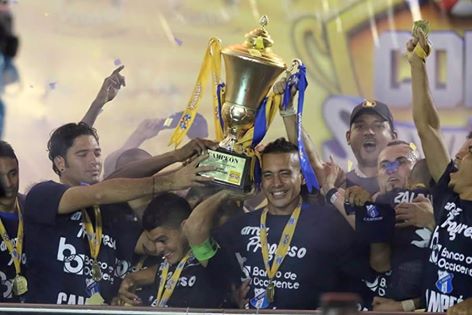Honduras-National-Soccer-League-2015-Champion-Honduras-Progreso-Celebration