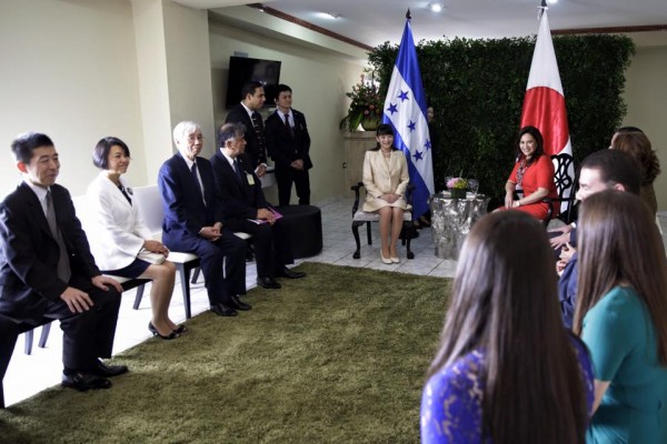 Japanese Princess Mako (L) is welcomed by Honduras' First Lady Ana Garcia de Hernandez on December 6, 2015 Photo Courtesy: Honduras Presidential Palace